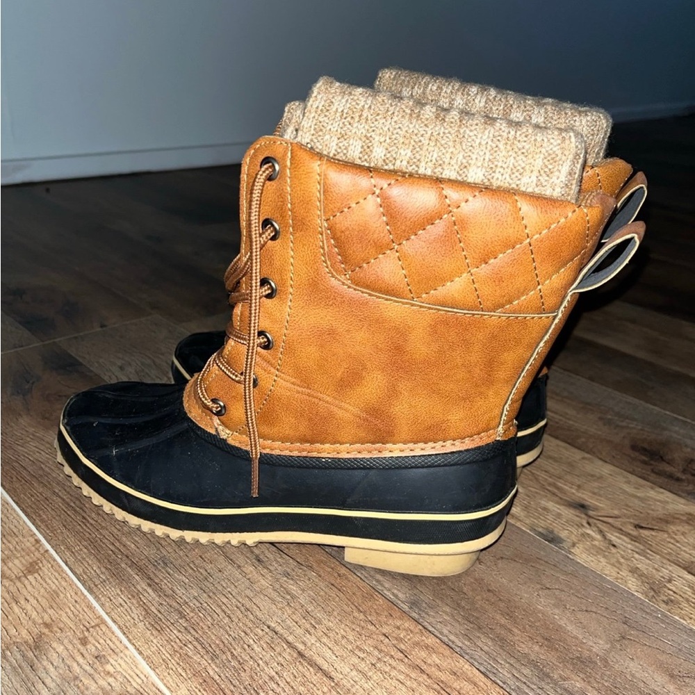 Winter Boots - Picture 2 of 7